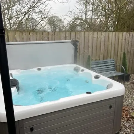 Holiday home Lakeview Supreme With Hot Tub *
